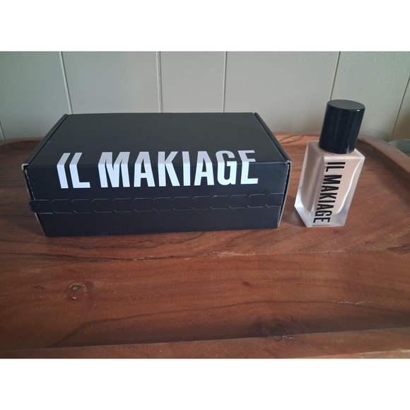 IL MAKIAGE Other - IL MAKIAGE Foundation Makeup Set Box Shade 35 Woke Up Like This Foundation Kit
